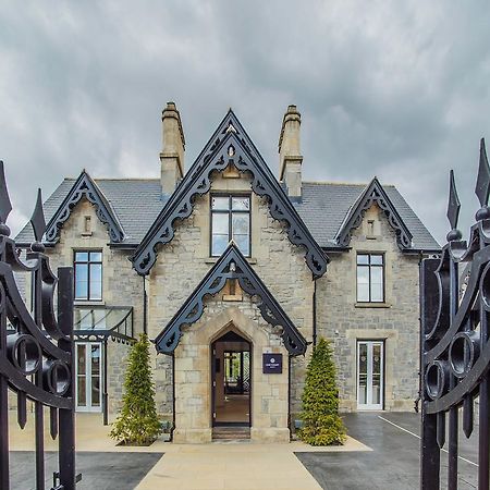 Cae Court Hotel Bridgend  Bagian luar foto