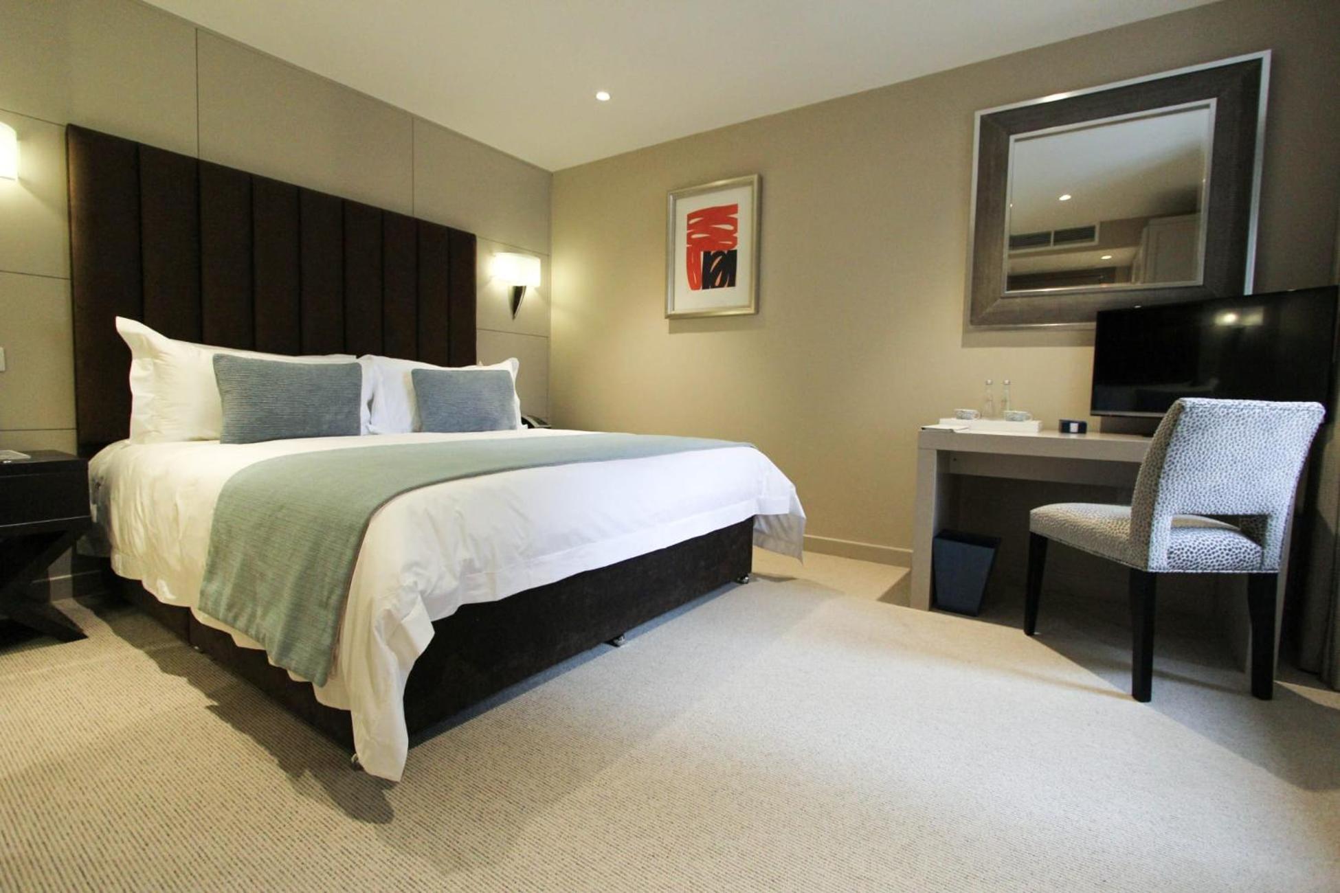 Cae Court Hotel Bridgend  Bagian luar foto
