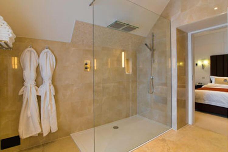 Cae Court Hotel Bridgend  Bagian luar foto