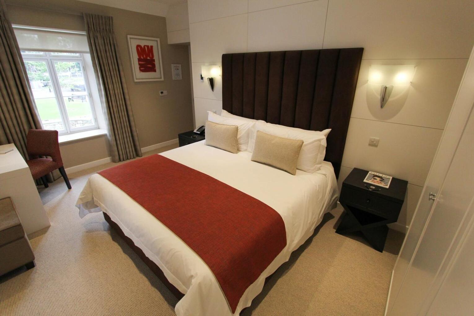 Cae Court Hotel Bridgend  Bagian luar foto