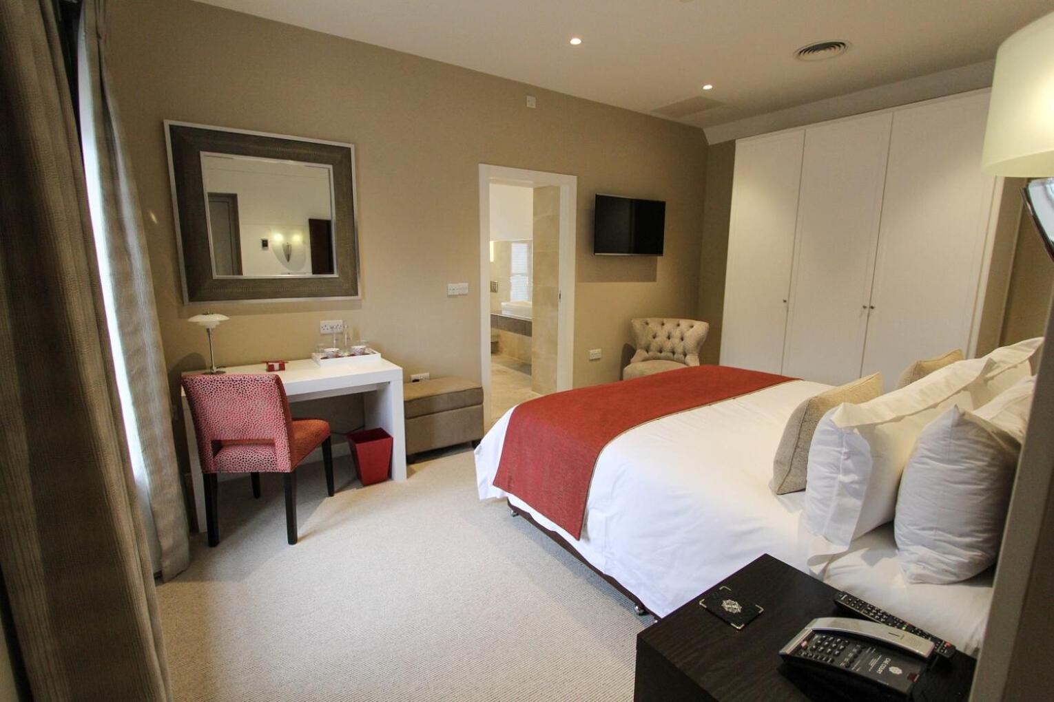 Cae Court Hotel Bridgend  Bagian luar foto