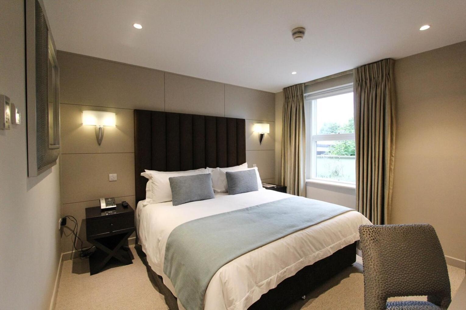 Cae Court Hotel Bridgend  Bagian luar foto