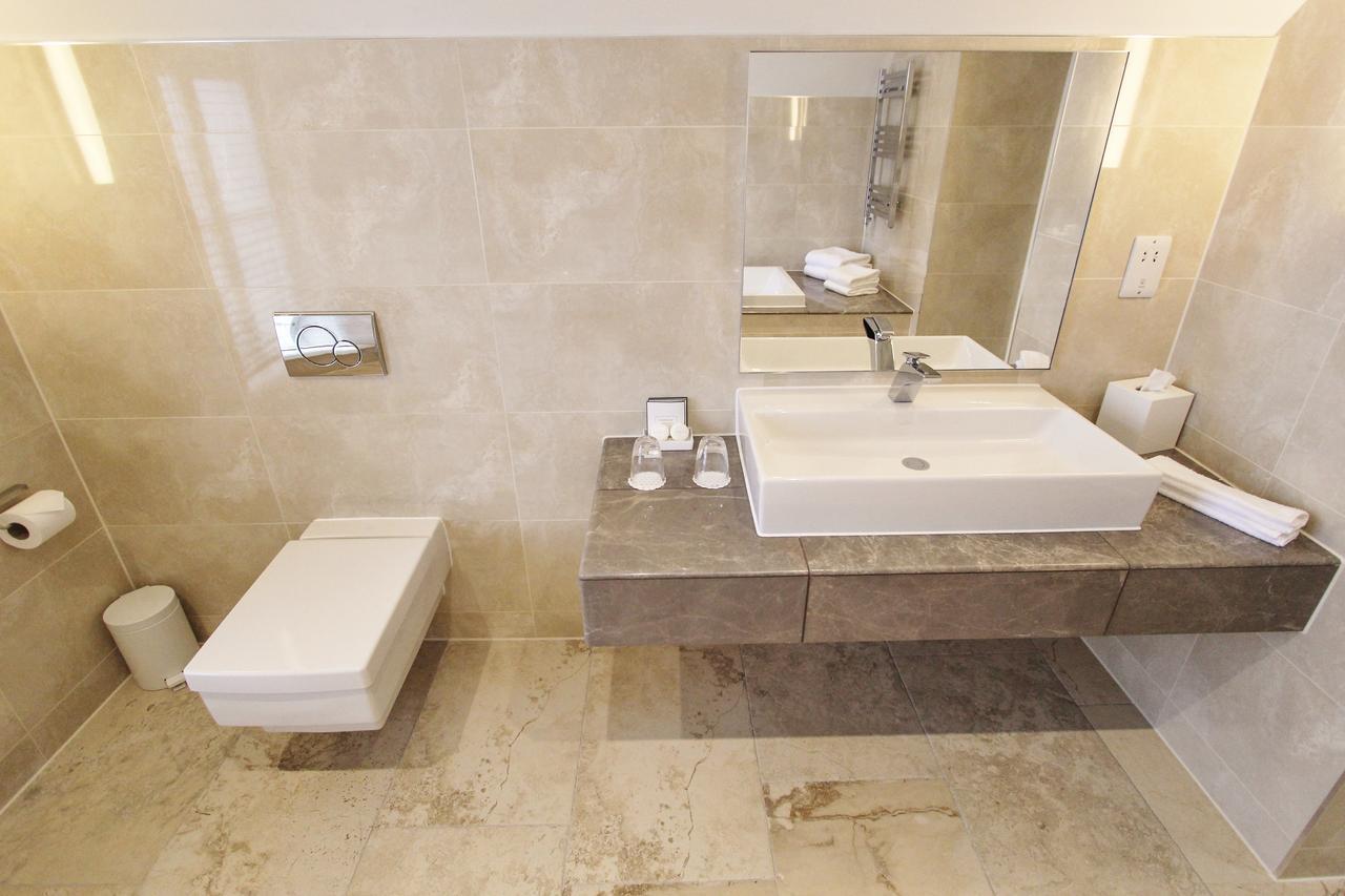 Cae Court Hotel Bridgend  Bagian luar foto